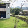芝生が主役！天然の芝と木材フェンスで自然豊かな新築外構 備前市O様